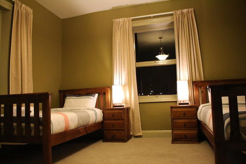 The Tasmanian Inn - E Caravan Parks 39
