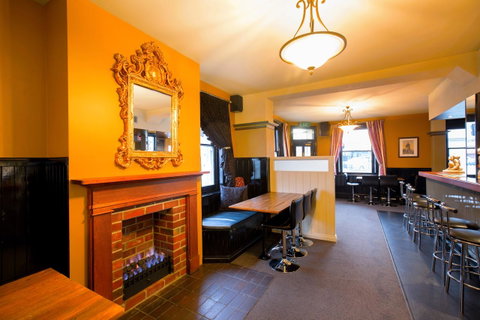 The Tasmanian Inn - E Caravan Parks 36