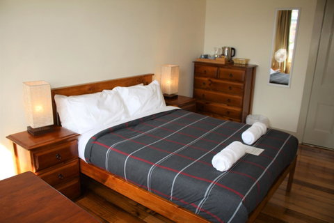 The Tasmanian Inn - E Caravan Parks 17