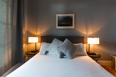 The Tasmanian Inn - E Caravan Parks 3