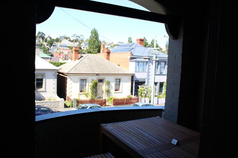 The Tasmanian Inn - E Caravan Parks 26