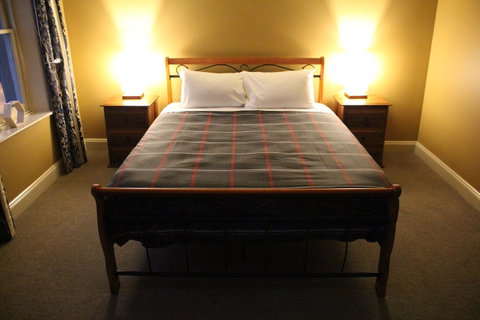 The Tasmanian Inn - E Caravan Parks 9