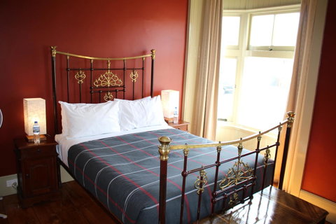 The Tasmanian Inn - E Caravan Parks 21