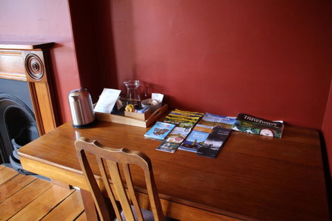 The Tasmanian Inn - E Caravan Parks 19