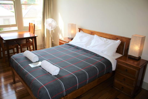 The Tasmanian Inn - E Caravan Parks 22