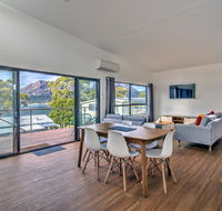 Dock of the Bay - E Caravan Parks