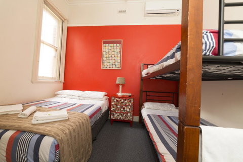 The Brunswick Hotel - E Caravan Parks 3