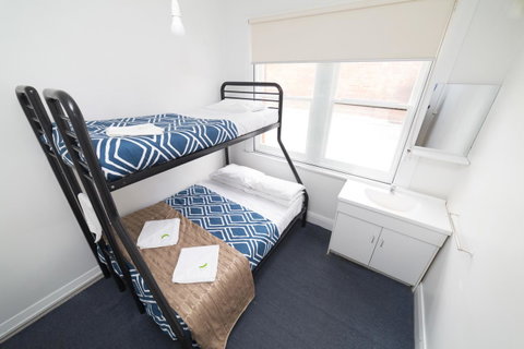 The Brunswick Hotel - E Caravan Parks 18