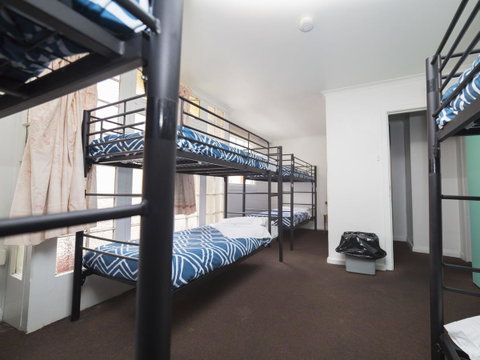 The Brunswick Hotel - E Caravan Parks 29