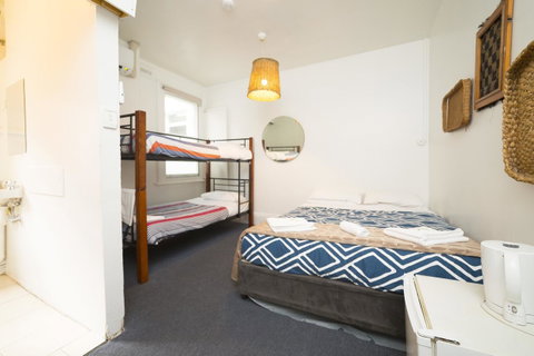 The Brunswick Hotel - E Caravan Parks 38