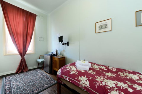 Edinburgh Gallery Bed & Breakfast - E Caravan Parks 29
