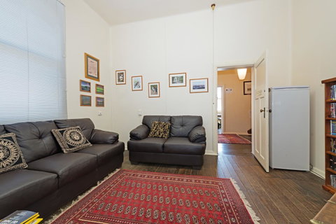 Edinburgh Gallery Bed & Breakfast - E Caravan Parks 3