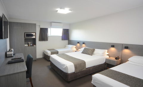 Bridge Hotel - E Caravan Parks 1