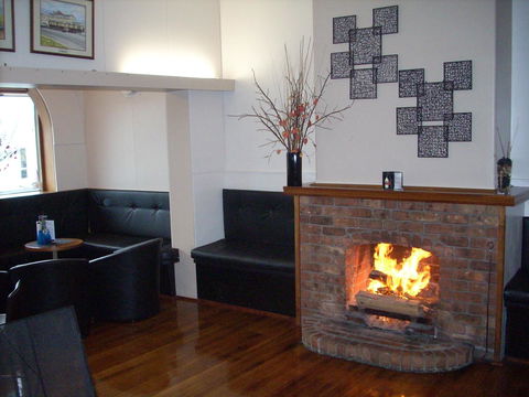 Bridge Hotel - E Caravan Parks 17