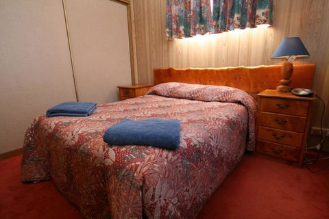 Regatta Point Tavern & Holiday Villas - E Caravan Parks 44