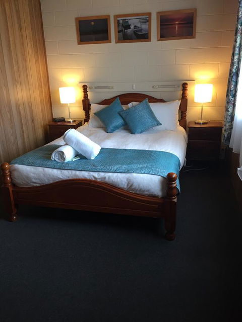 Regatta Point Tavern & Holiday Villas - E Caravan Parks 7