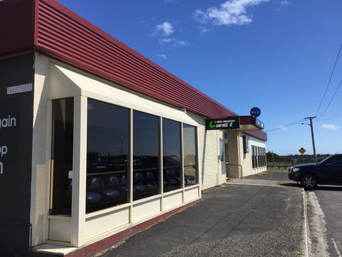Regatta Point Tavern & Holiday Villas - E Caravan Parks 16