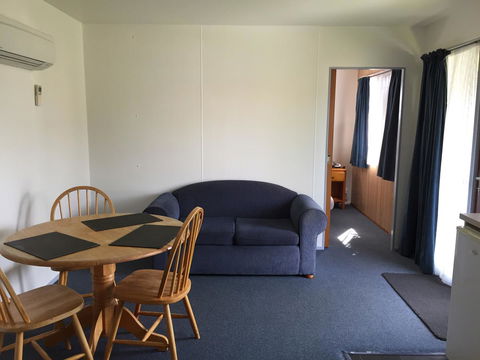 Regatta Point Tavern & Holiday Villas - E Caravan Parks 21