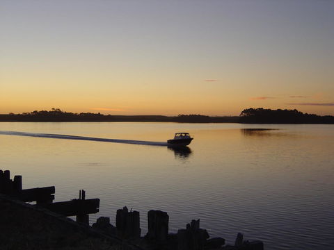 Regatta Point Tavern & Holiday Villas - E Caravan Parks 37