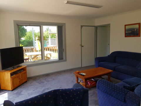 Regatta Point Tavern & Holiday Villas - E Caravan Parks 29