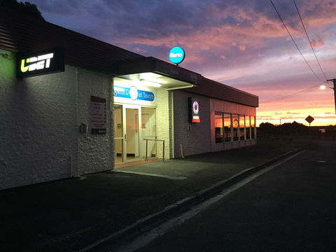 Regatta Point Tavern & Holiday Villas - E Caravan Parks 9