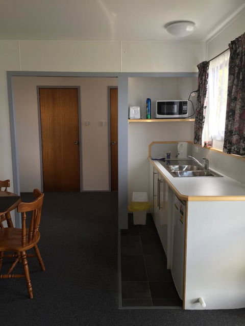 Regatta Point Tavern & Holiday Villas - E Caravan Parks 15
