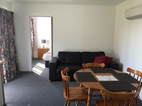 Regatta Point Tavern & Holiday Villas - E Caravan Parks 22
