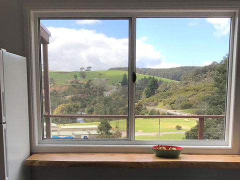 Derby Digs Cottage - E Caravan Parks 8