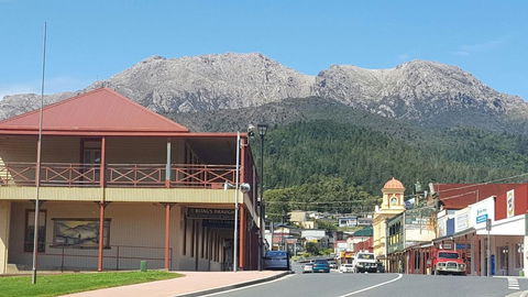 Mt Lyell Motor Inn - E Caravan Parks 0