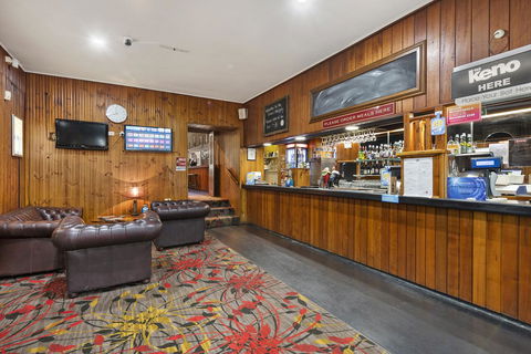 Empire Hotel Queenstown - E Caravan Parks 14
