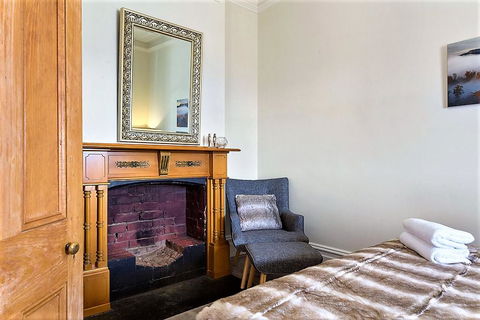 WEST NEST | Classic 3BR Hobart Terrace BEST Location, View, Close To City - E Caravan Parks 10