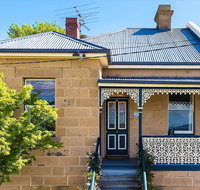 WEST NEST  Classic 3BR Hobart Terrace BEST Location View Close to City - E Caravan Parks