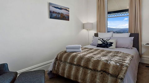 WEST NEST | Classic 3BR Hobart Terrace BEST Location, View, Close To City - E Caravan Parks 9