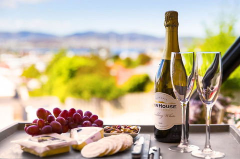 WEST NEST | Classic 3BR Hobart Terrace BEST Location, View, Close To City - E Caravan Parks 28