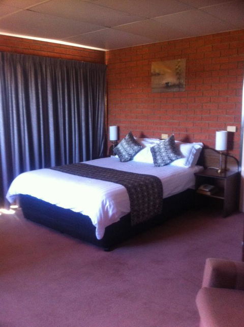 The Waterloo Hotel - E Caravan Parks 35