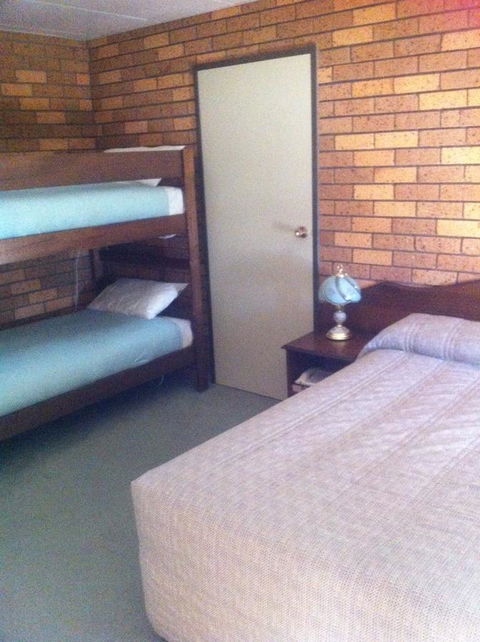 The Waterloo Hotel - E Caravan Parks 28