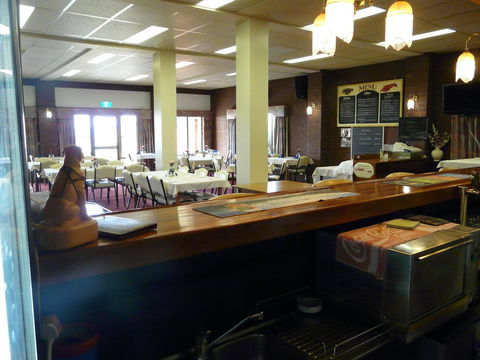 The Waterloo Hotel - E Caravan Parks 11