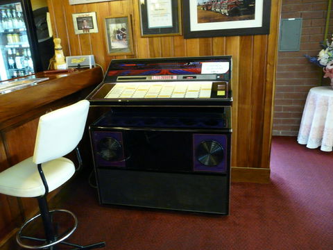 The Waterloo Hotel - E Caravan Parks 24