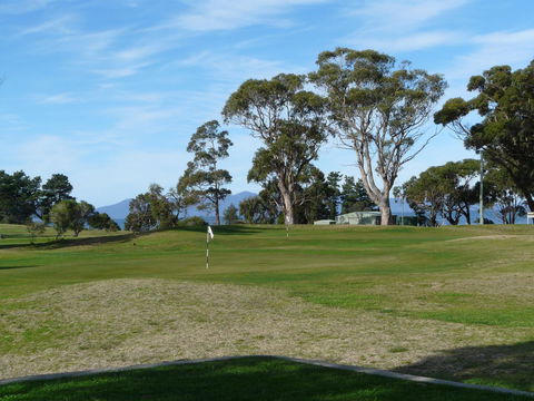 The Waterloo Hotel - E Caravan Parks 13