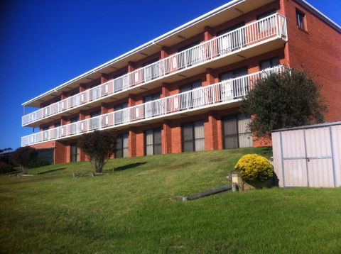 The Waterloo Hotel - E Caravan Parks 1