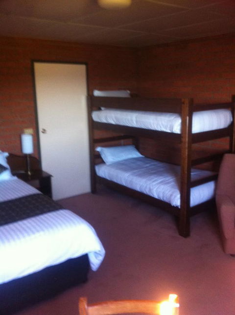 The Waterloo Hotel - E Caravan Parks 33