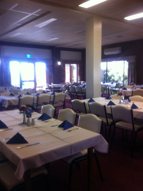 The Waterloo Hotel - E Caravan Parks 7