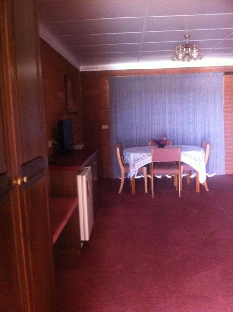 The Waterloo Hotel - E Caravan Parks 43