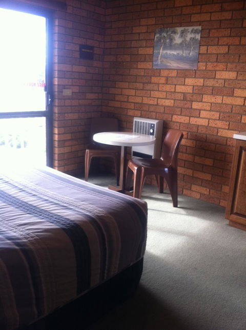 The Waterloo Hotel - E Caravan Parks 18