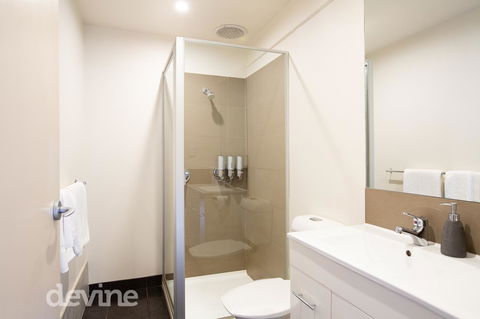 Devine Stays - Hayloft On ELizabeth - E Caravan Parks 5