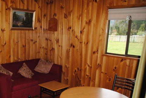 The Wombat Cottage - E Caravan Parks 6
