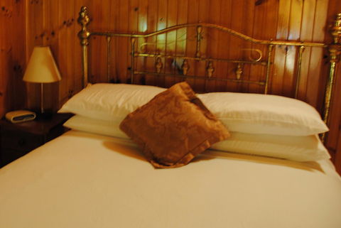 The Wombat Cottage - E Caravan Parks 9