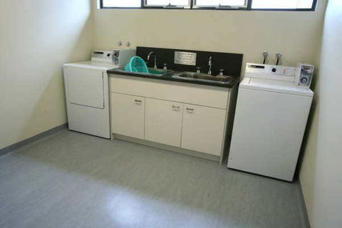 Swansea Backpacker Lodge - E Caravan Parks 16