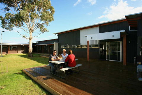 Swansea Backpacker Lodge - E Caravan Parks 15