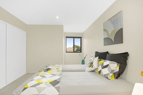 Astra Apartments Glen Waverley @Springvale RD - E Caravan Parks 3
